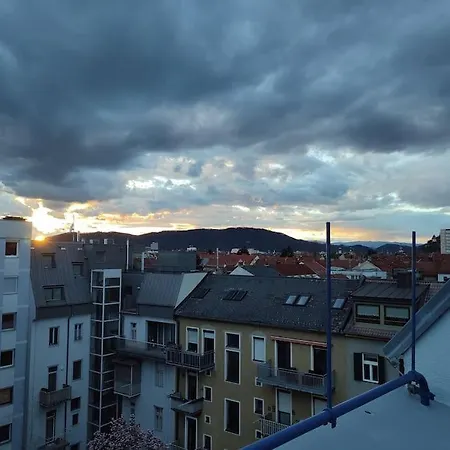 Mit Terrasse In Zentraler Lage