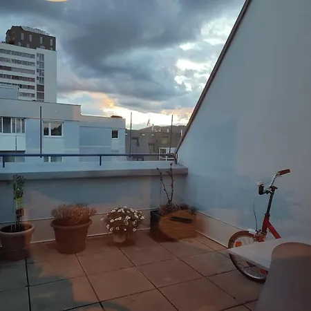 Mit Terrasse In Zentraler Lage Грац