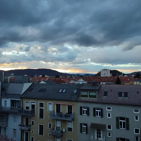 Mit Terrasse In Zentraler Lage Apartman Graz